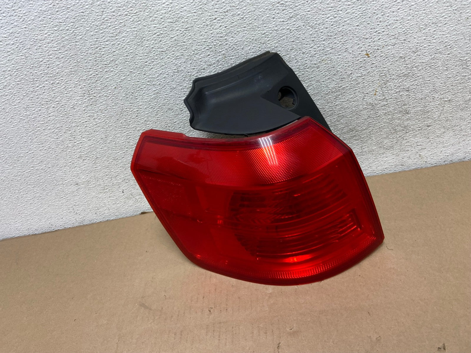 2010 to 2017 GMC Terrain Halogen Tail Light Left Driver Lh Side AG6627 LK0