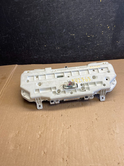 2004 2005 Toyota Sienna Speedometer Cluster Gauge AI6303 DW5