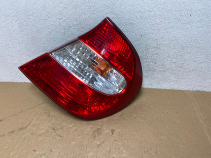 2002 2003 2004 Toyota Camry Tail Light Right Passenger Rh Side AG0501 LK1