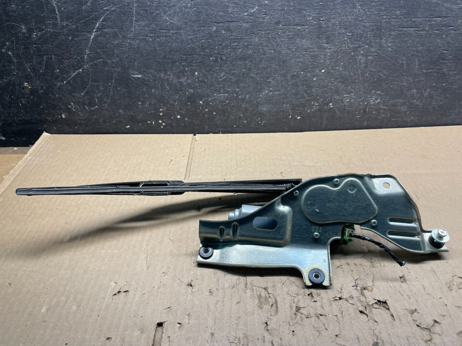 2009 to 2013 Subaru Forester Rear Windshield Washer Wiper Motor V8806 DG5