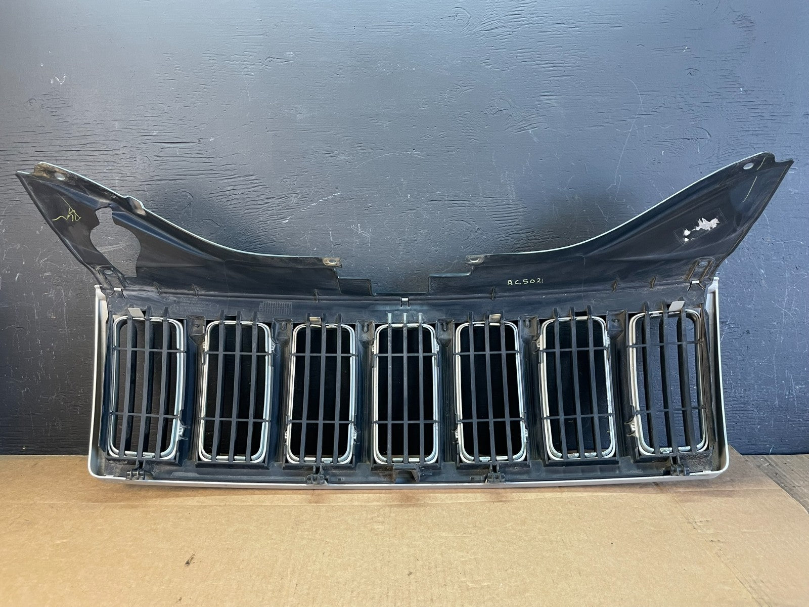 2009 to 2011 Nissan Maxima Front Upper Grill Grille 62070-9N00A AC5021 DG4
