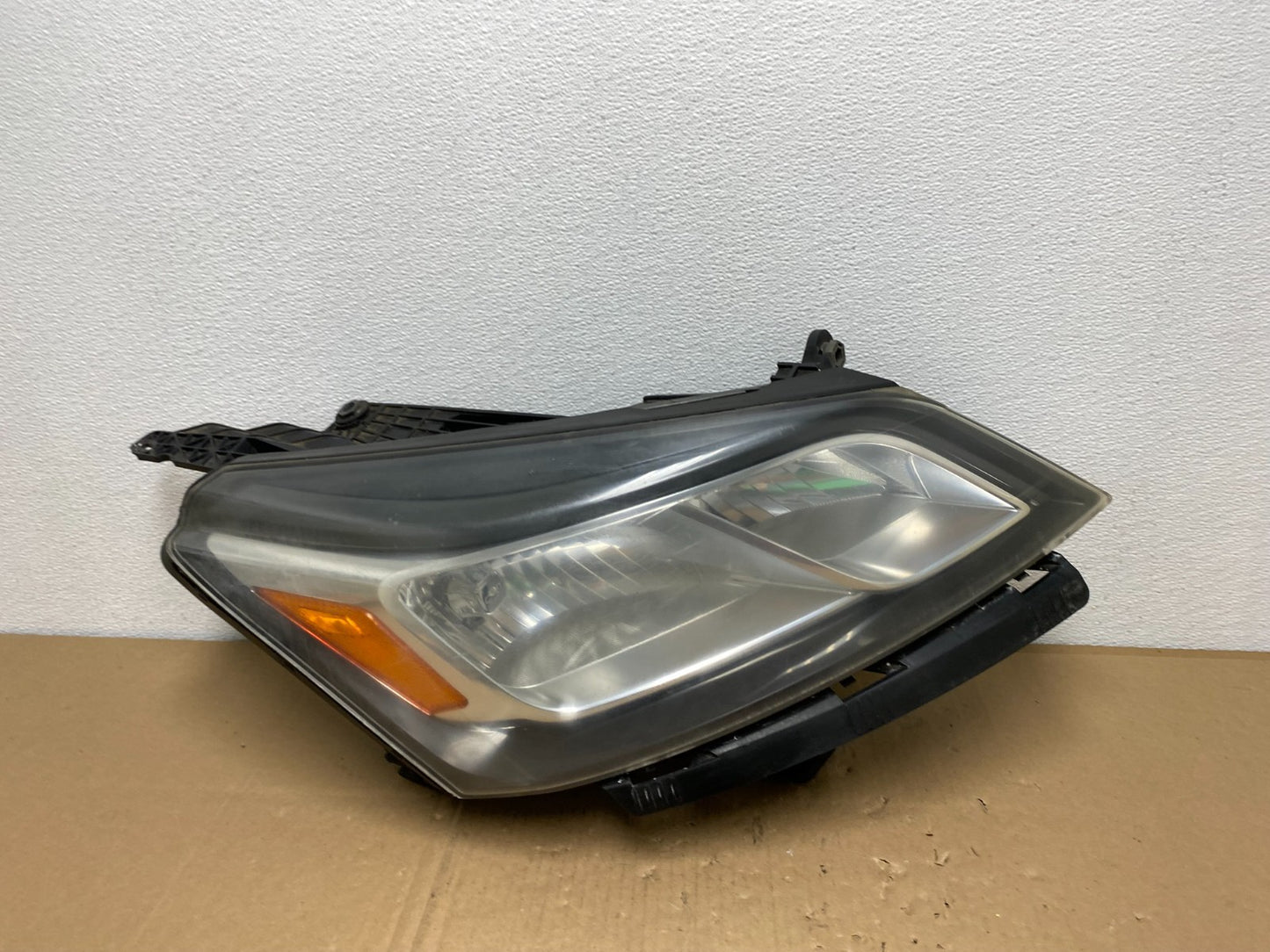 2013-2017 Chevrolet Traverse Right Passenger Side Halogen Headlight AB6847 DW0