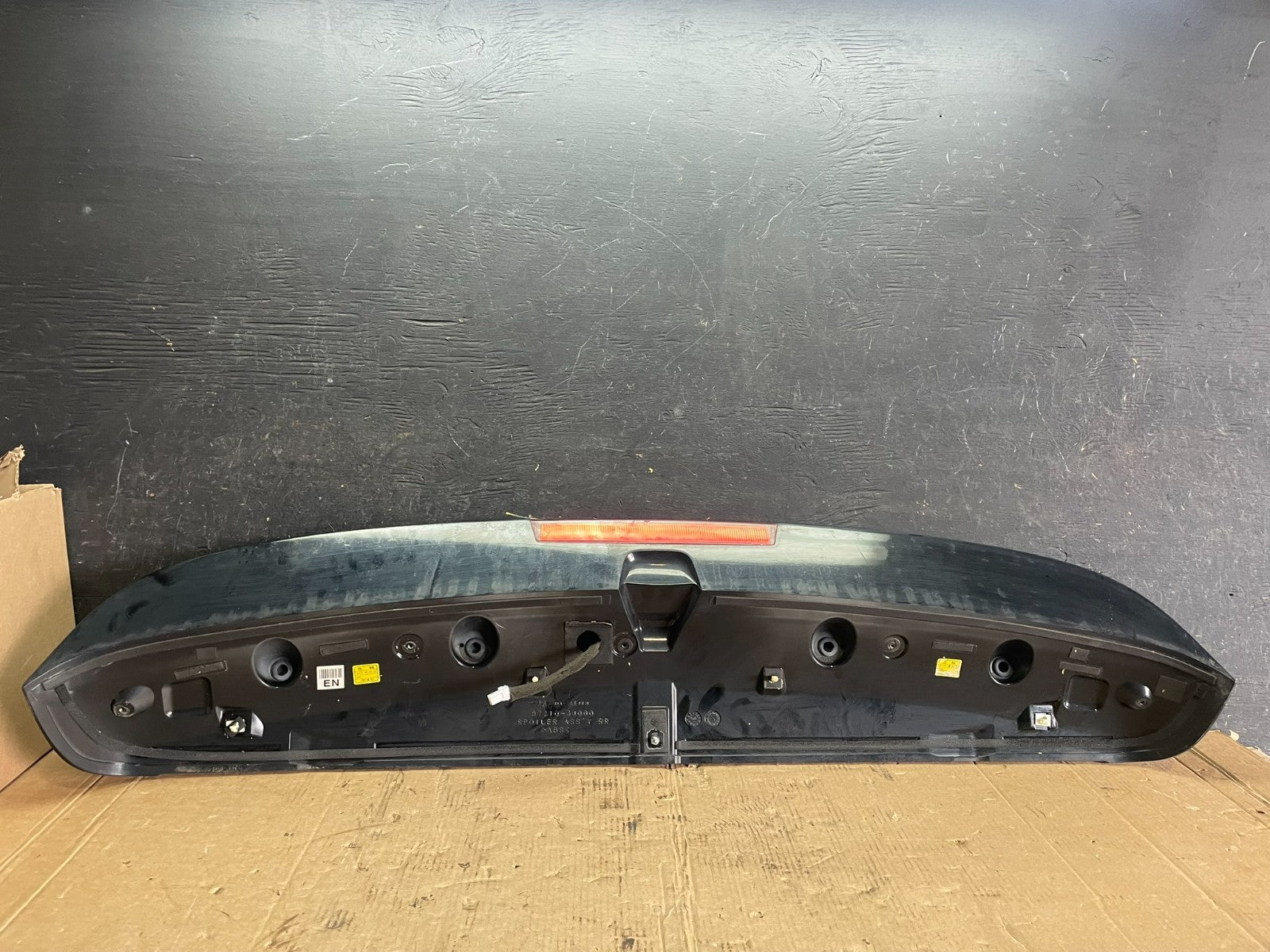 2007 to 2012 Hyundai Veracruz Spoiler Wing Black Z5818 DG7