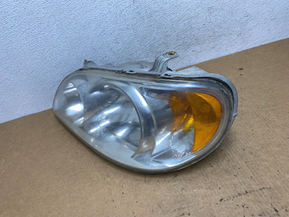2002 to 2005 Kia Sedona Left Driver LH Side Headlight AD4669 DW1