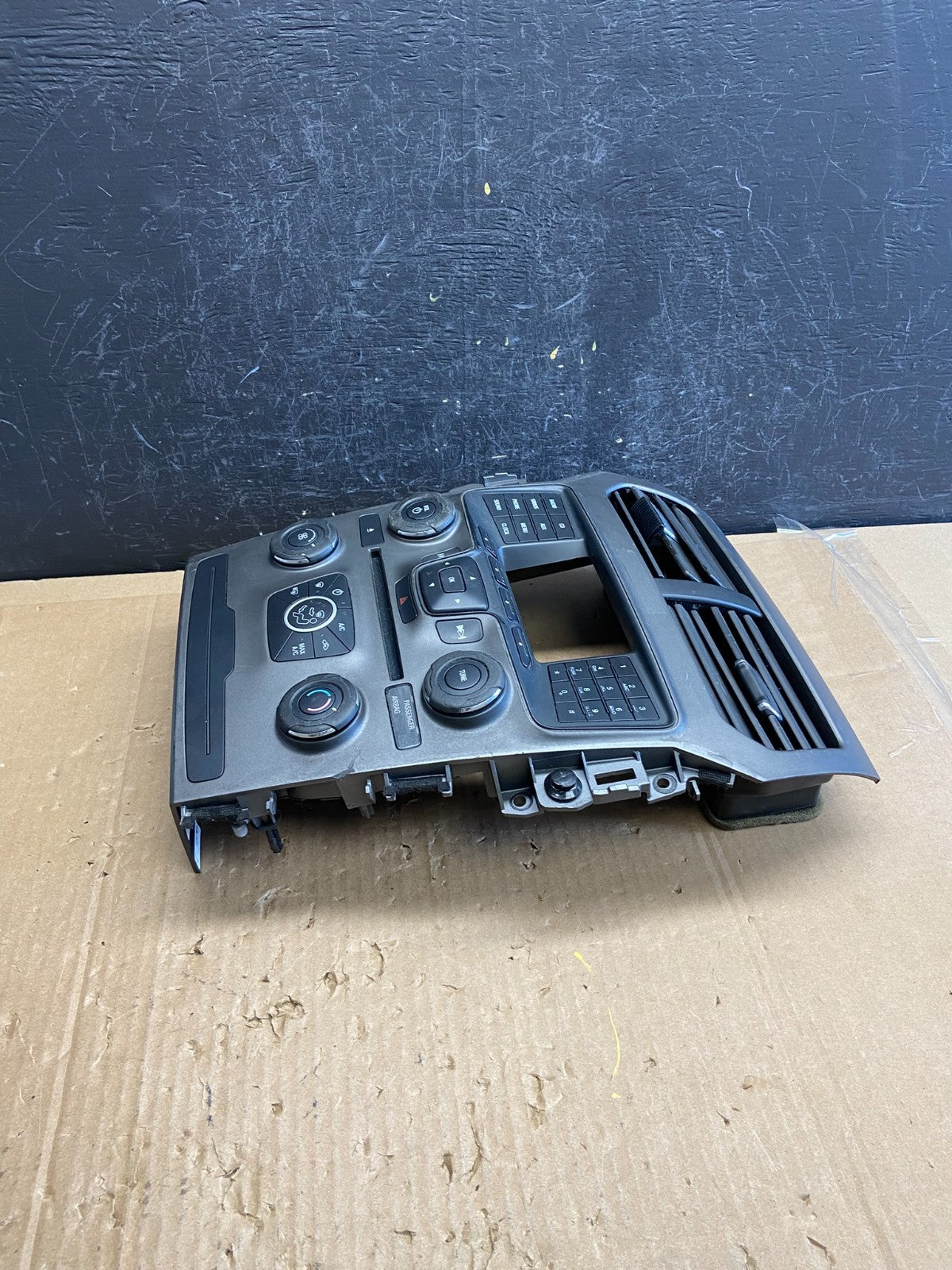 2014 2015 Ford Explorer Radio Climate Control Trim Bezel Panel ad2313 DG2