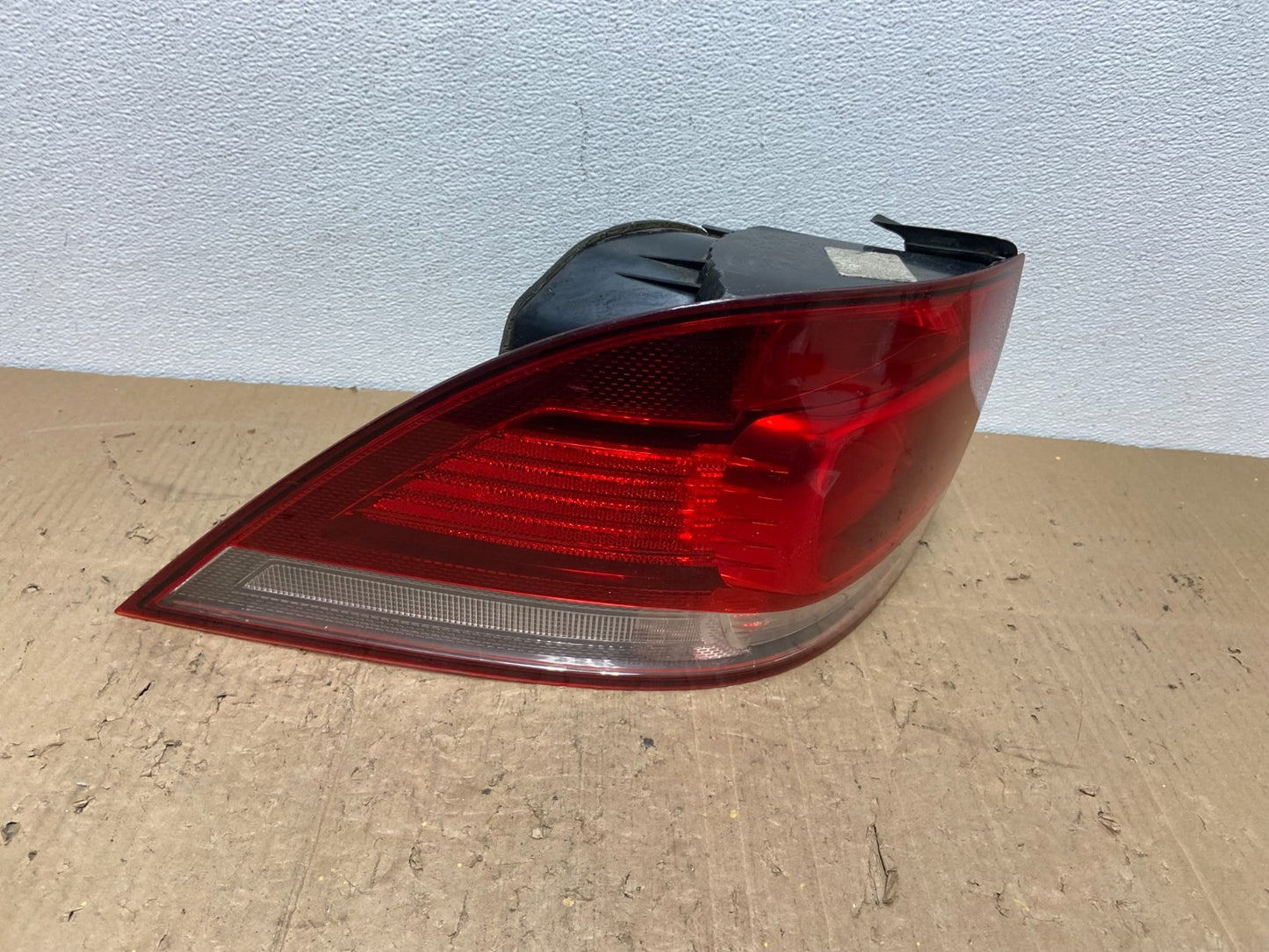 2010-2014 Volkswagen Golf MK6 Wagon Left Driver LH Tail Light OEM AC0302 DW2