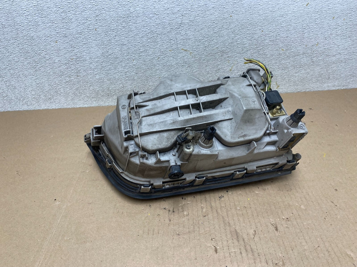 1994-1996 Mercedes C C230 W202 Front Left Driver LH Side Headlight R8164 DW4