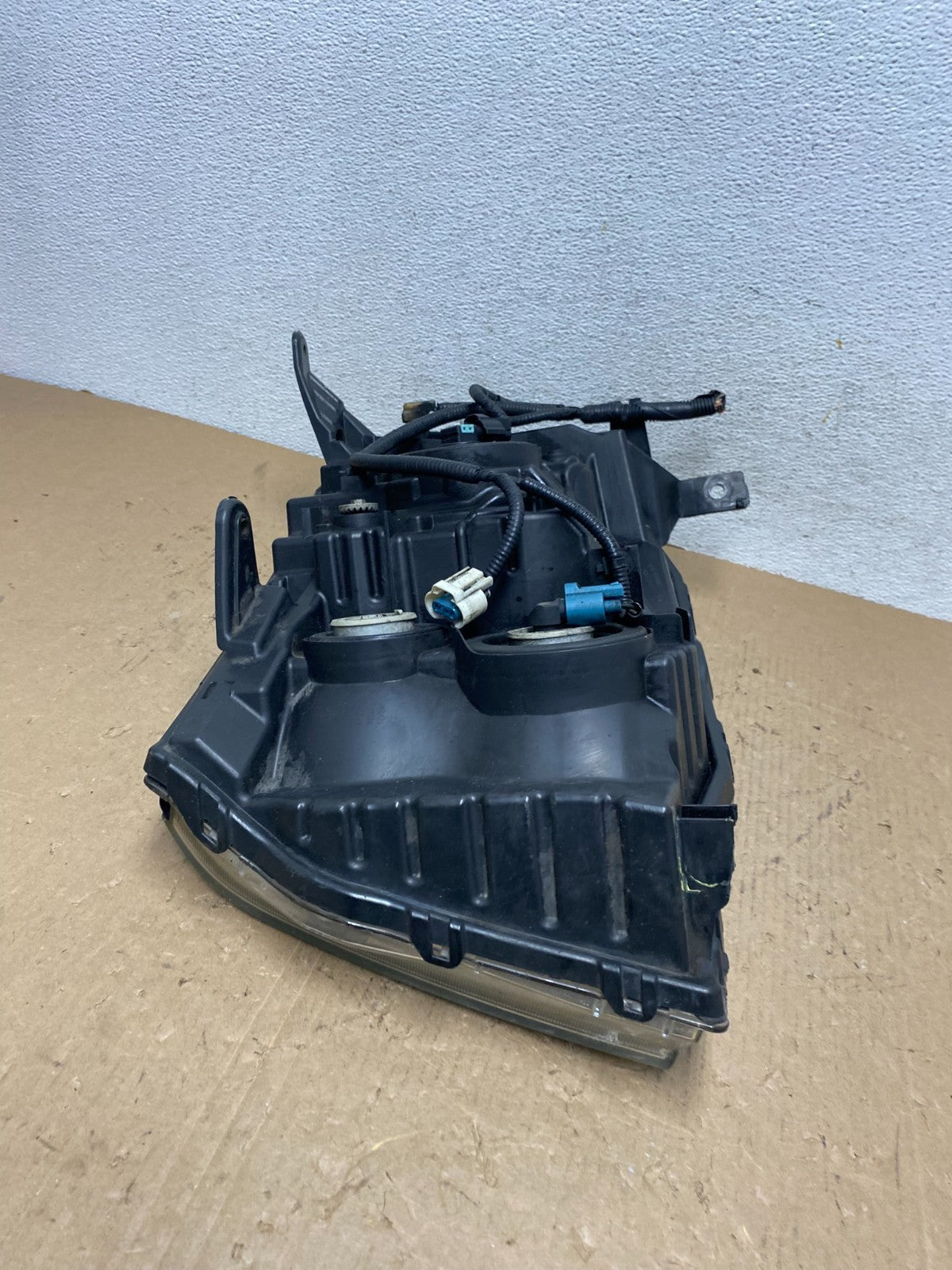2009 2010 2011 Honda Pilot Right Passenger RH Halogen Headlight AD8837 DW7