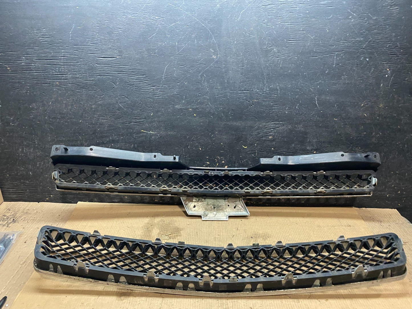 2007 to 2014 Chevrolet Tahoe Suburban Lower Upper Grill Grille Set Oem X3543 DG7