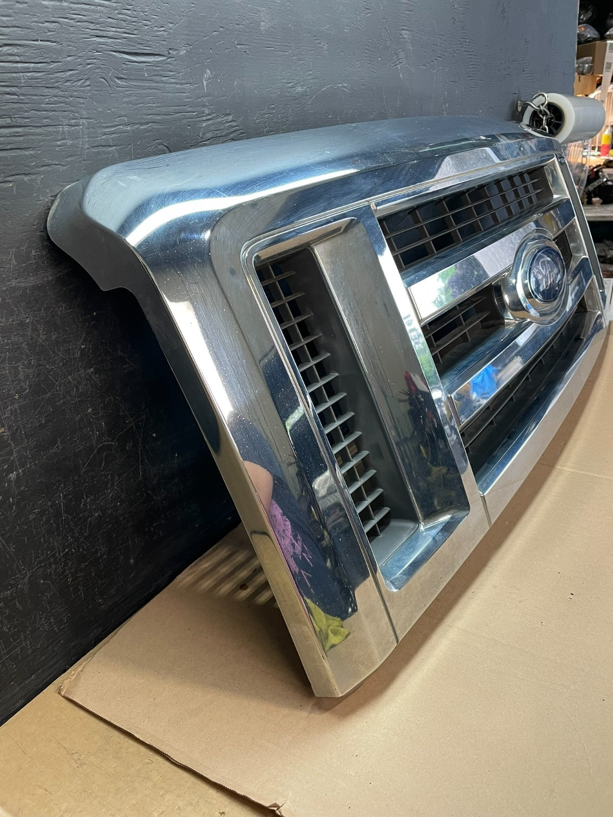 2008 to 2014 Ford Econoline E150 E250 Front Upper Chrome Grill Grille ad8335 DG2
