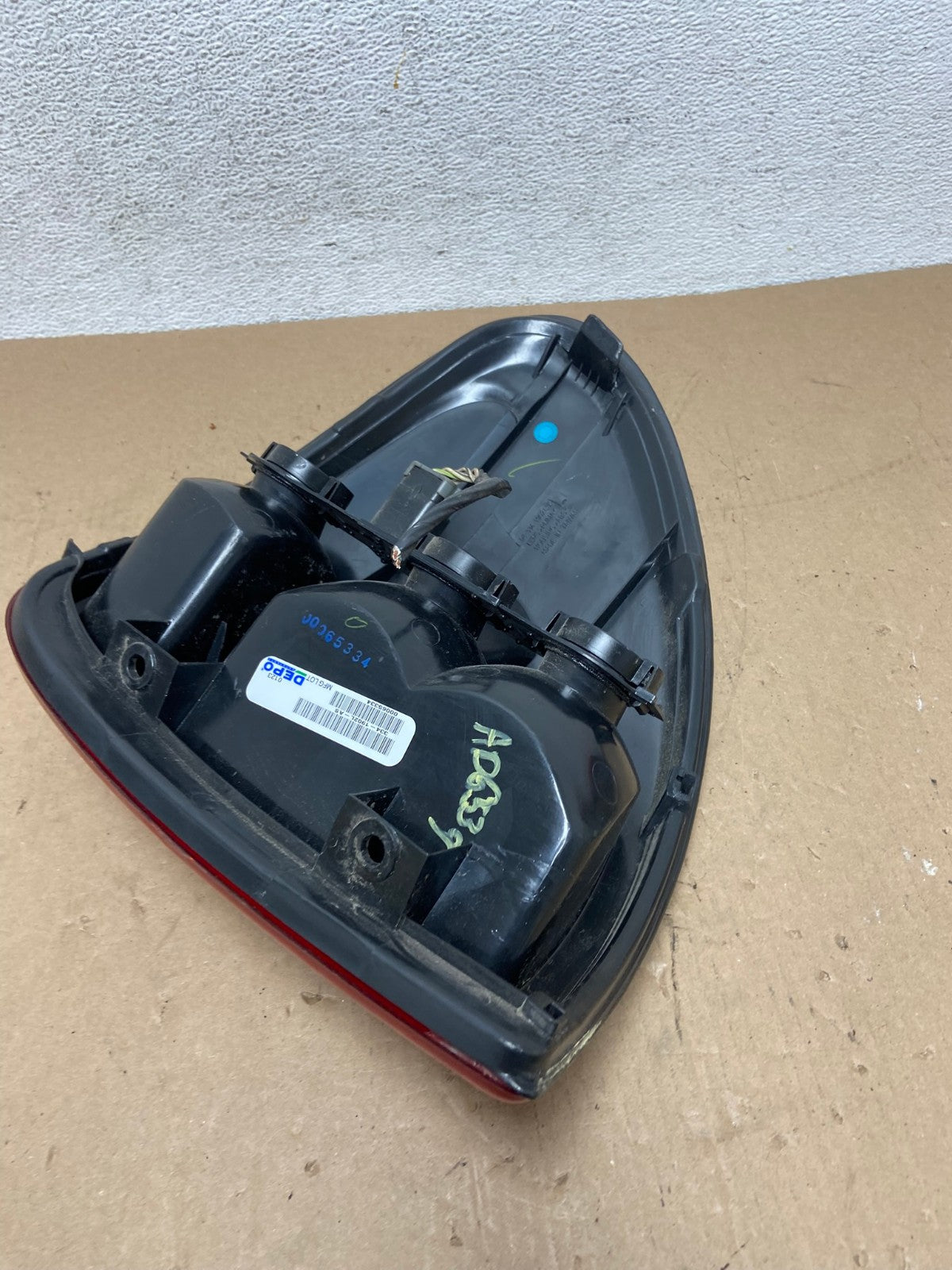 2001 to 2003 Dodge Grand Caravan Left Driver Lh Tail Light DEPO AD6539 LK4