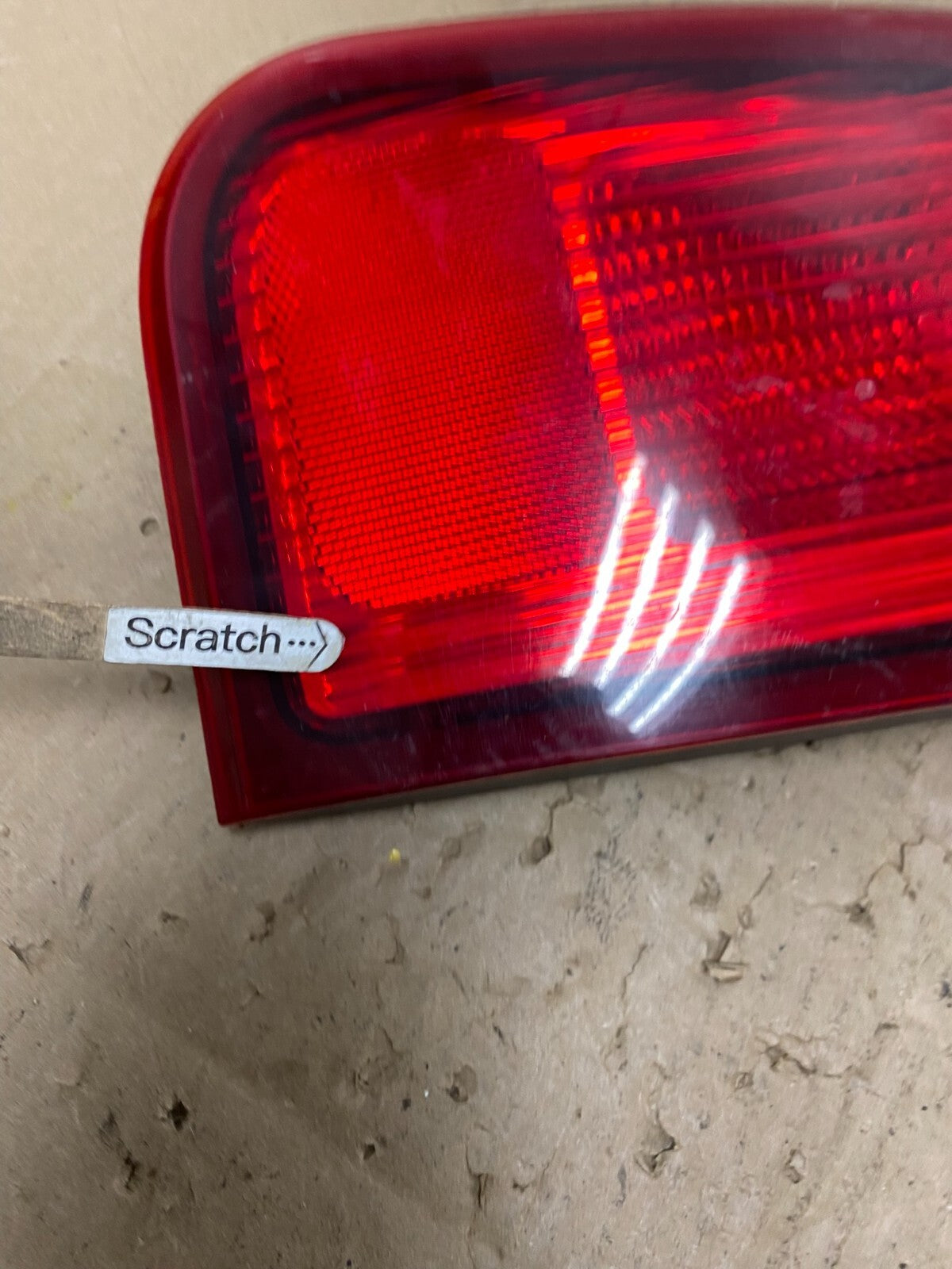 2003-2006 Lincoln Navigator Right Passenger Side Inner Tail Light OEM N3533 DW5