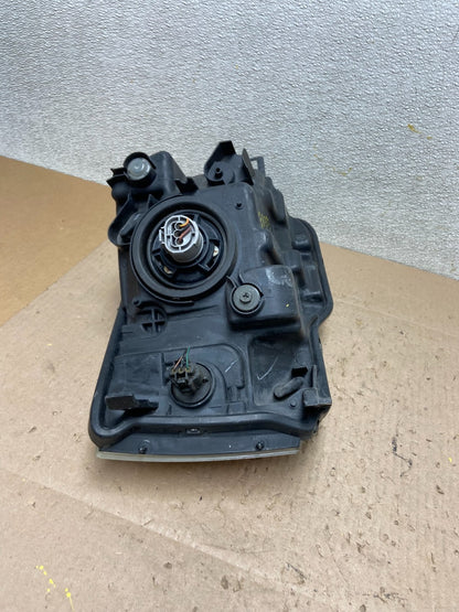 2004 - 2008 Mitsubishi Endeavor Headlight Left Driver Lh Side OEM Z6353 DW7