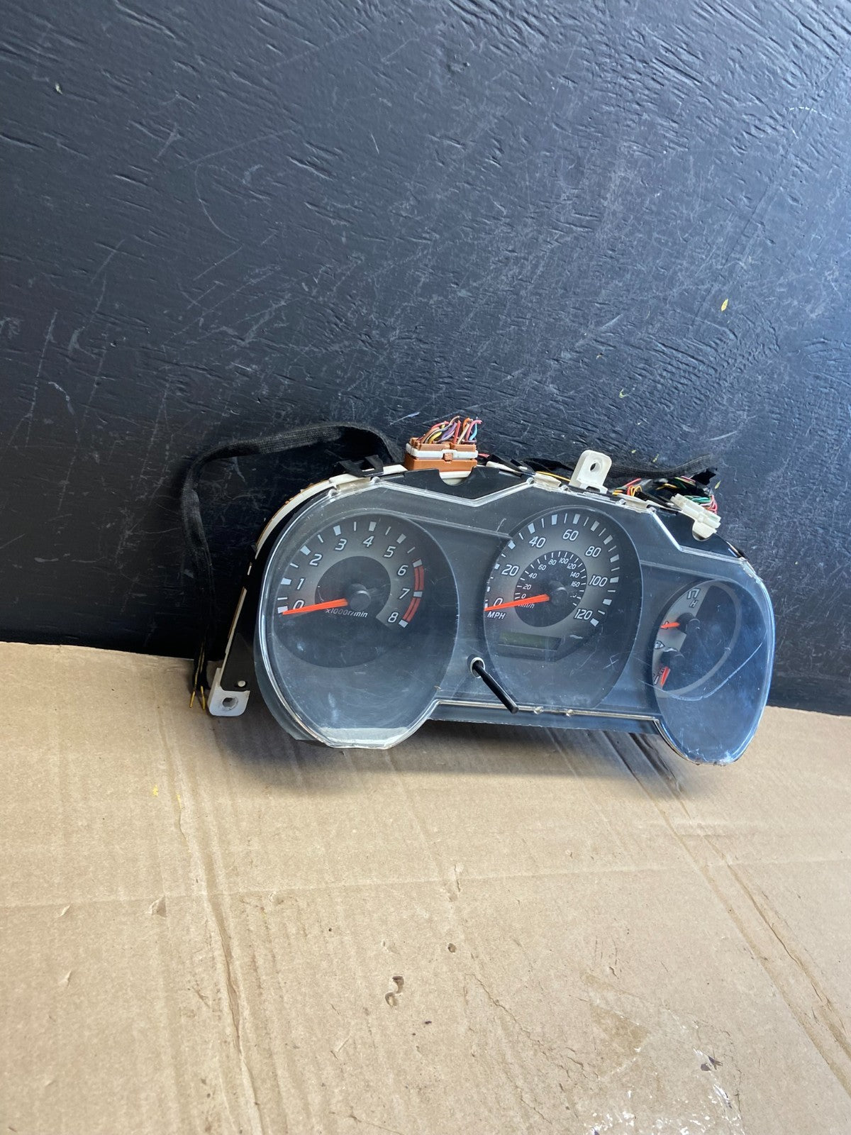 2002-2003 Nissan Pathfinder Xterra Cluster Speedometer Instrument AD7143 DG2
