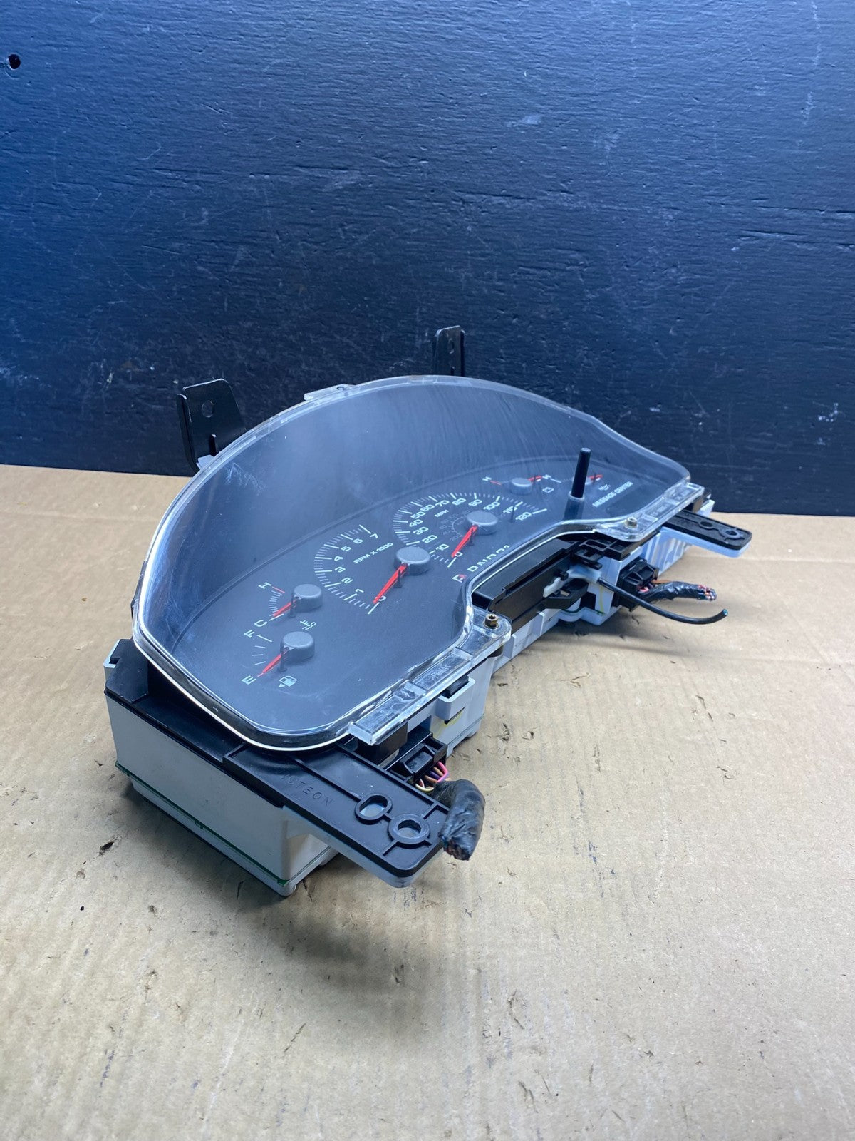 2000 2002 Ford Expedition Speedometer Instrument Gauge Cluster AD1602 DG1