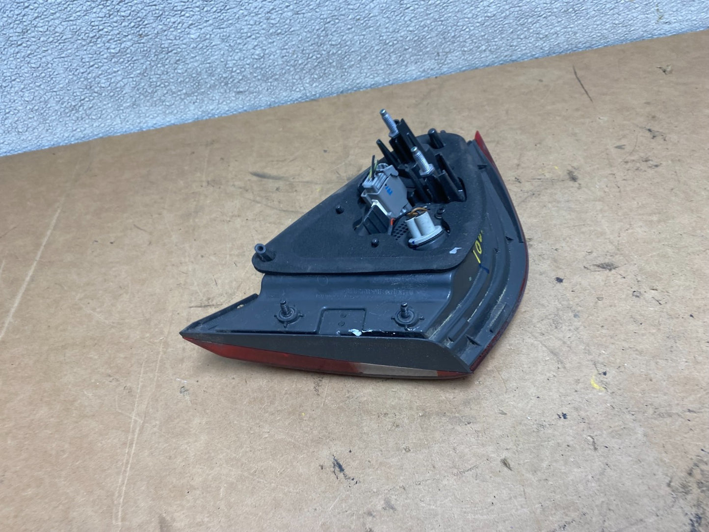 2015 to 2017 Chrysler 200 Sedan Right Passenger  Inner Tail Light Oem X5001 DW6