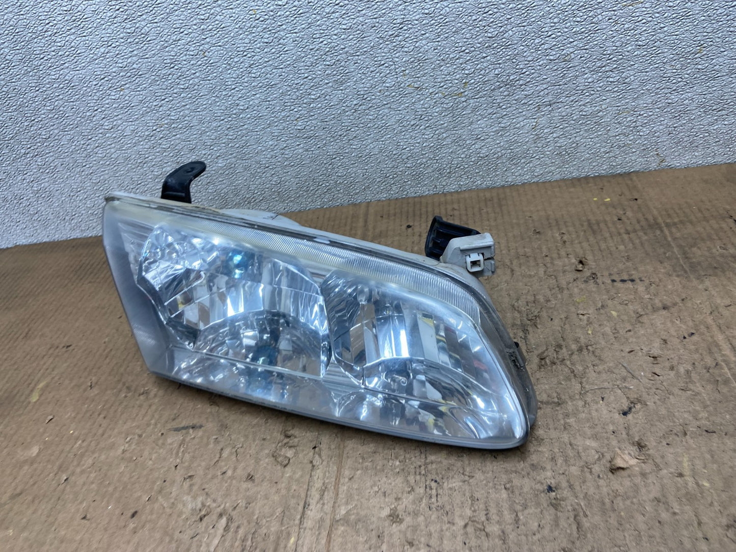 2000 to 2001 Toyota Camry Sedan Right Headlight Clear Lens AA8336 DW1