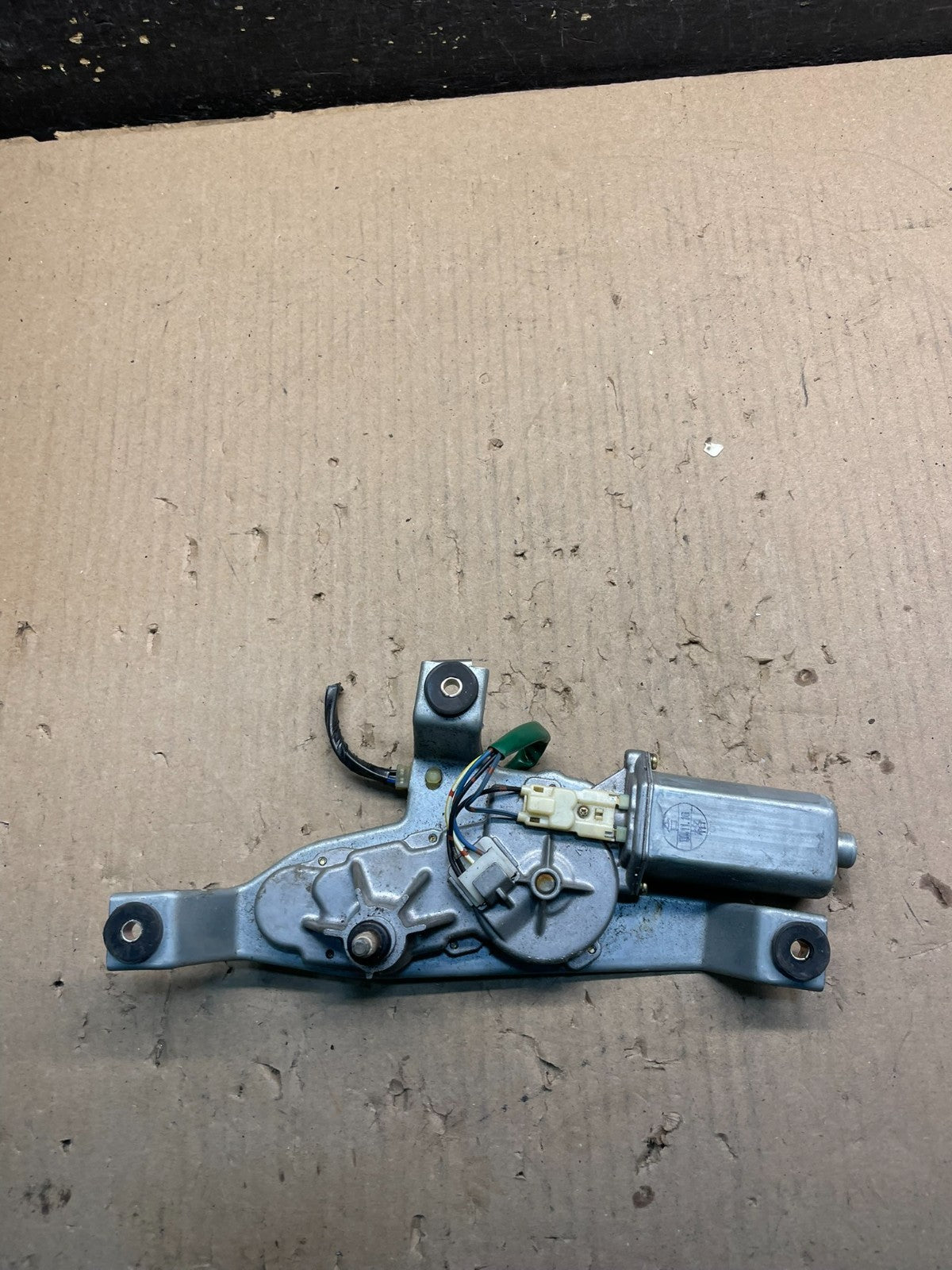2000 to 2003 Subaru Forester Rear Wiper Motor X0530 DG0