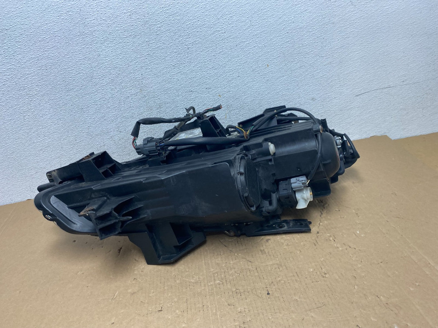 2010 - 2012 Mazda Cx9 Cx-9 Left Driver LH Headlight Xenon HID AD8033 DW5