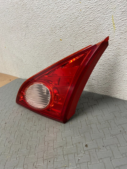 2009 2010 Nissan Murano Right Passenger RH Side Inner Tail Light Oem C0938 DG11