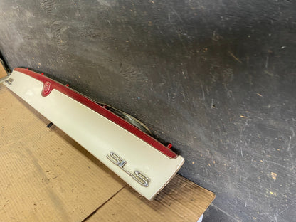 2001 to 2004 Cadillac Seville SLS Rear 3rd Break Light lid mounted OEM R23291