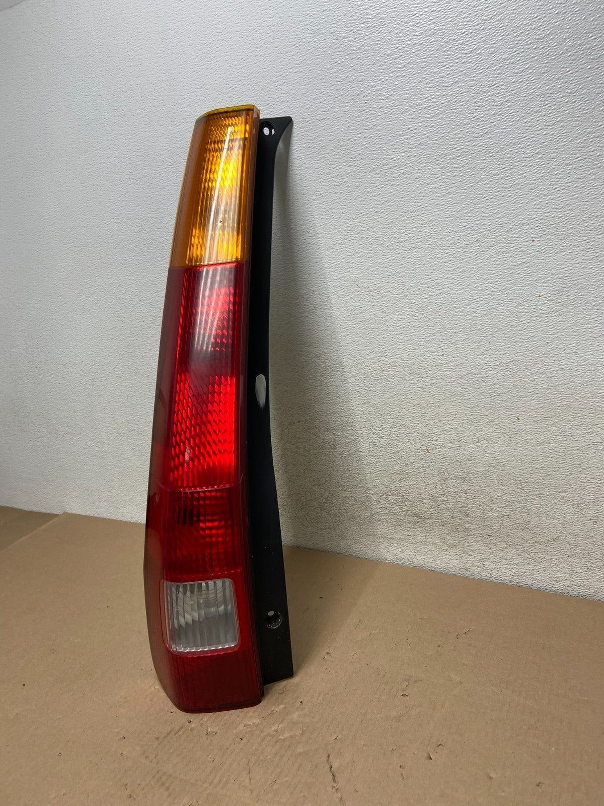 2002 2003 2004 Honda Crv Cr-v Left Driver Lh Tail Light AG5787 DW1