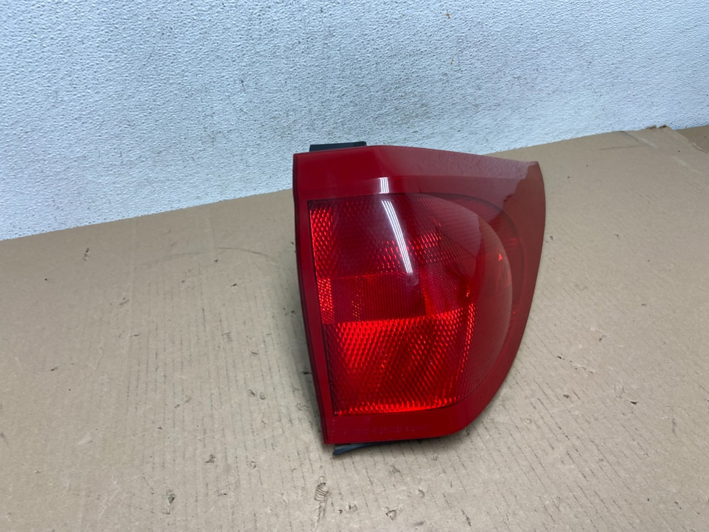 2002-2003 Buick Rendezvous Right Passenger RH Side Tail Light AE7310 DW2