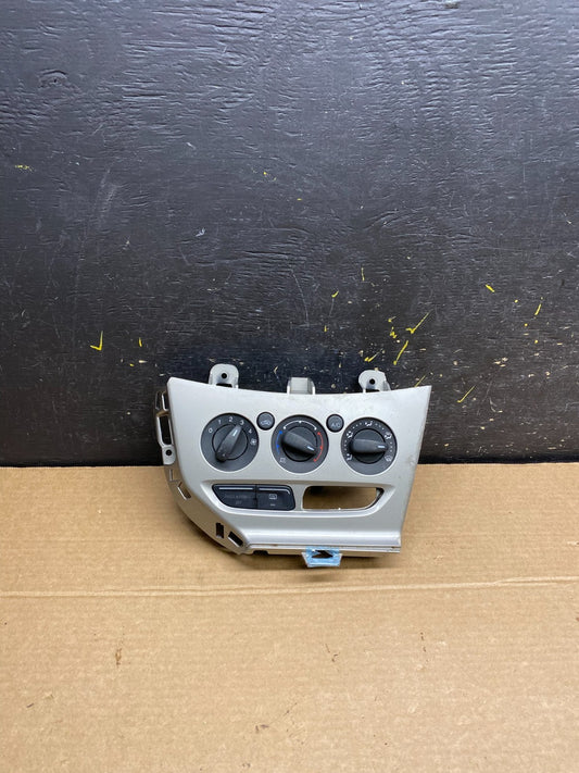 2013 2014 Ford Focus Ac Heater Climate Control Temperature Oem W6456 DG0