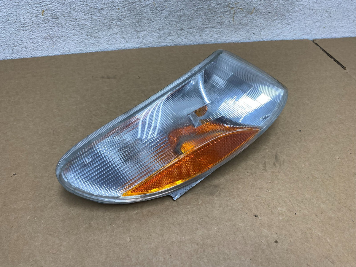 1999 to 2003 Saab 9-3 Front Right Passenger RH Side Turn Signal AI2605 DW2