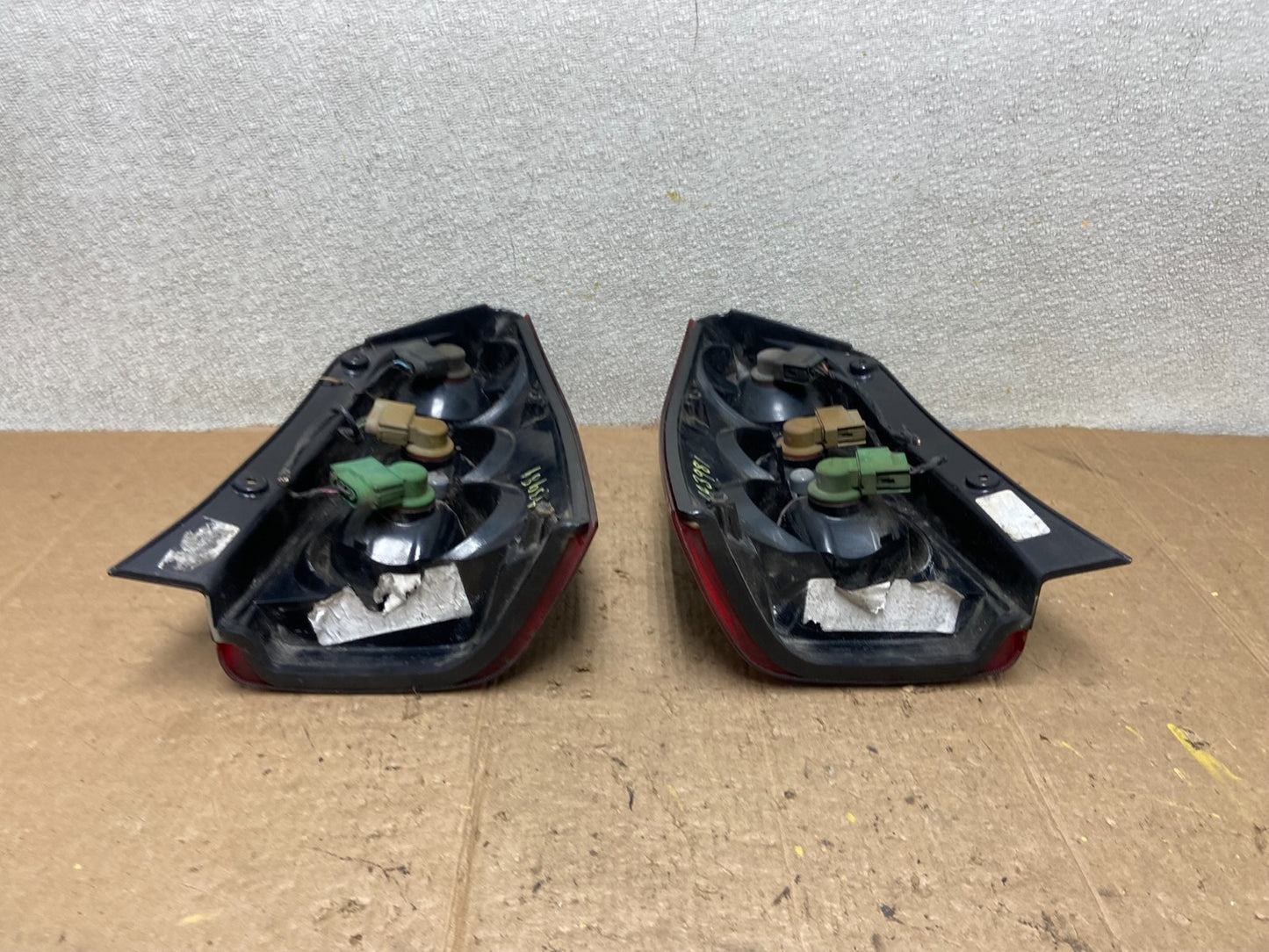 2005 2006 Mazda Tribute Left+Right Side Tail Lights AA3981 DW7