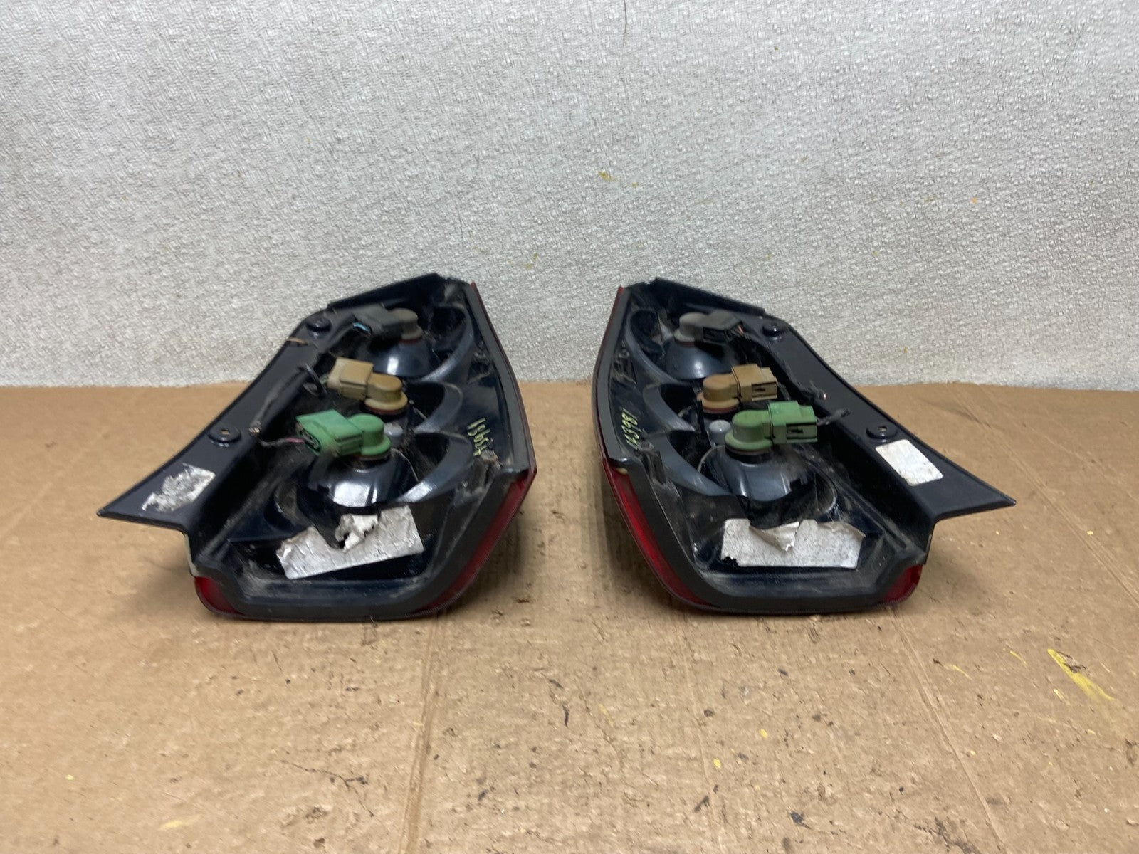 2005 2006 Mazda Tribute Left+Right Side Tail Lights AA3981 DW7