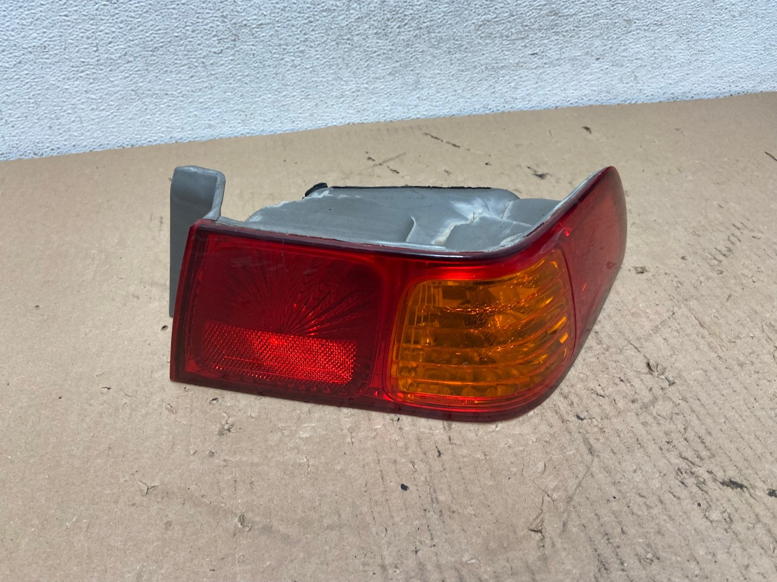 2000 to 2001 Toyota Camry Right Passenger Rh Tail Light AF3301 LK0