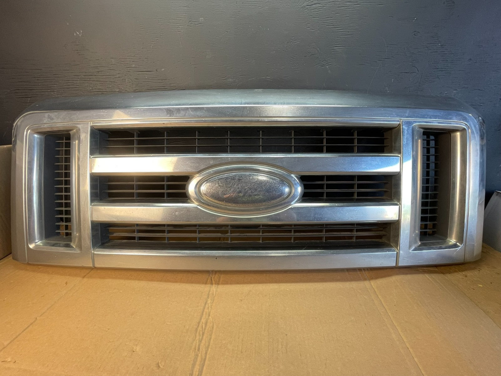 2008 to 2014 Ford Econoline E150 E250 Front Upper Chrome Grill Grille AC5295 DG0