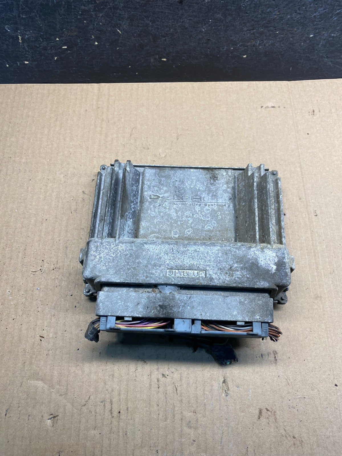 2001-2002 Silverado Tahoe Engine Computer Module 12200411 ECM ECU AH1637 DG1