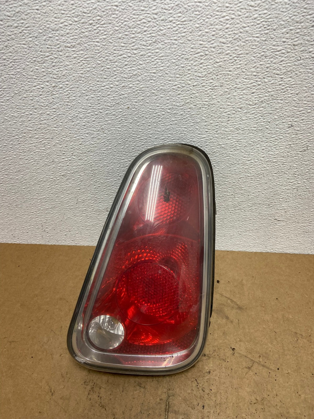 2005 to 2008 Mini Cooper S R50 R52 R53 Right Passenger  Tail Light OEM AC3272 LK0