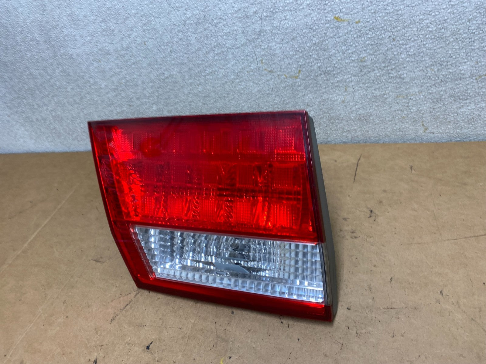 2005 2006 2007 Honda Odyssey Inner Left Driver Lh Tail Light X5205 DW1
