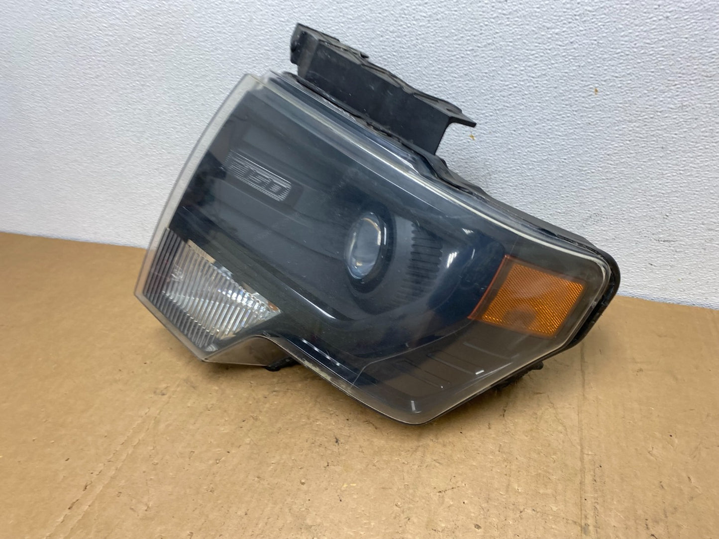 2009 to 2014 Ford F-150 F150 Left Driver Xenon HID Black Headlight Oe AD1249 DG1