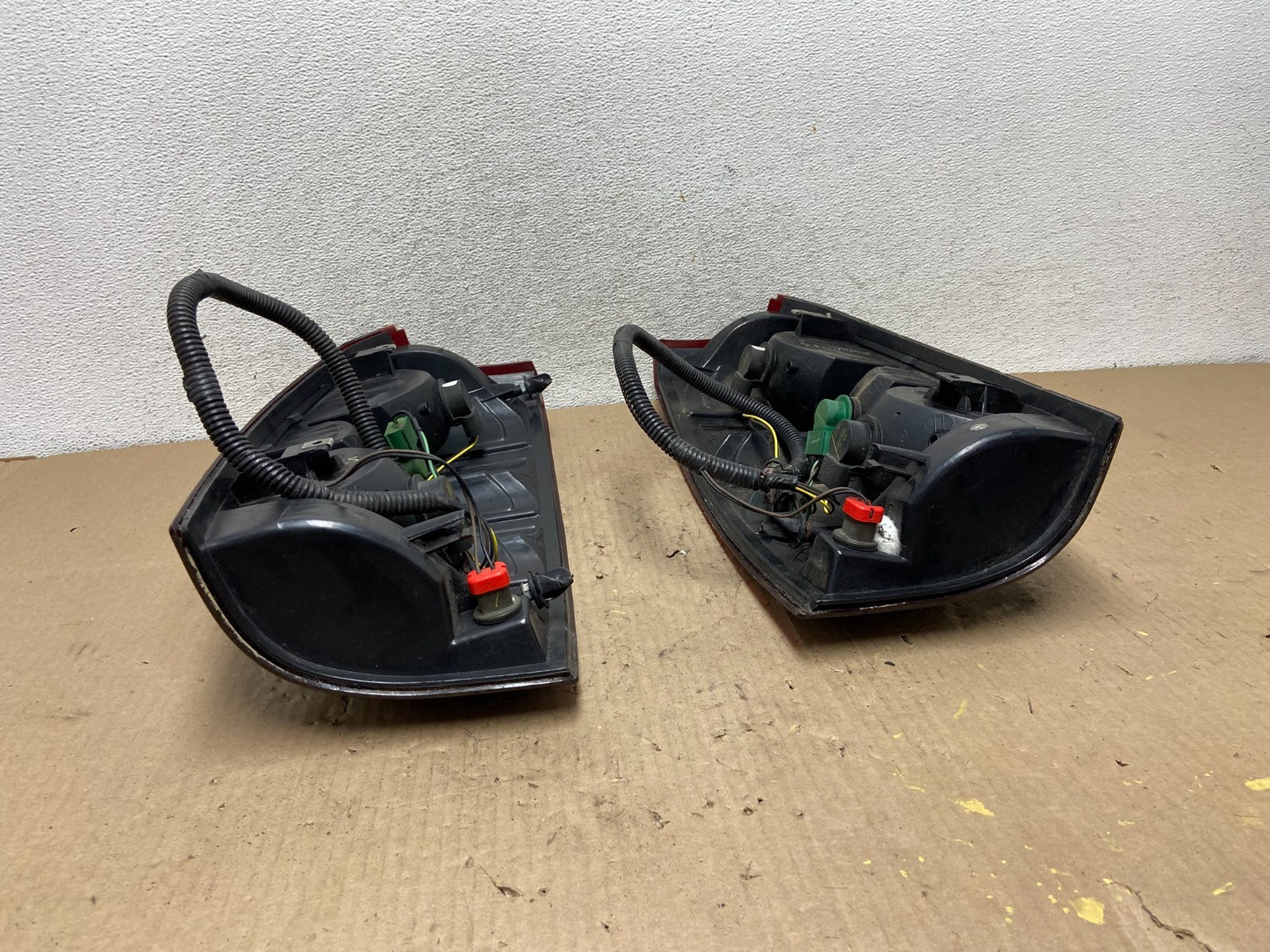 2007-2013 Chevrolet Avalanche Left +Right Side Tail Lights AG8043 DW7