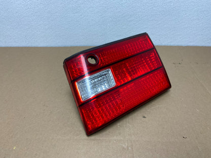 1998 1999 2000 Lexus LS400 Right Passenger RH Side Inner Tail Light OEM AB63172