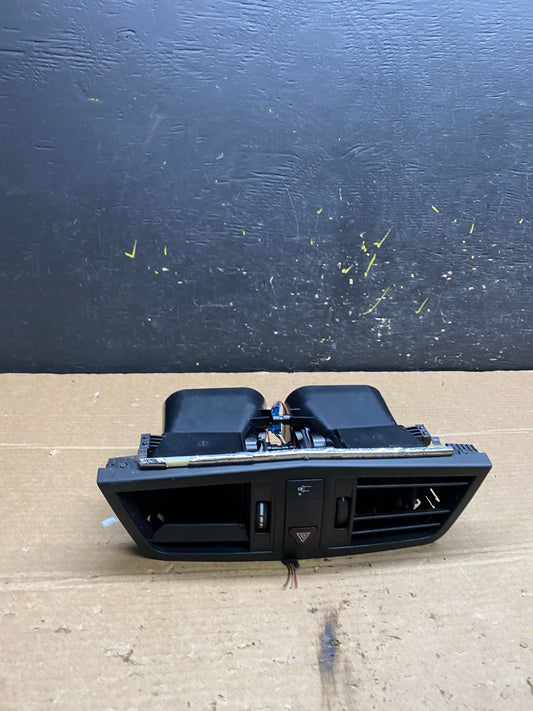 2010-2013 Mercedes A207 E550 Front Center Dash AC Air Vent Trim w9443 DG0