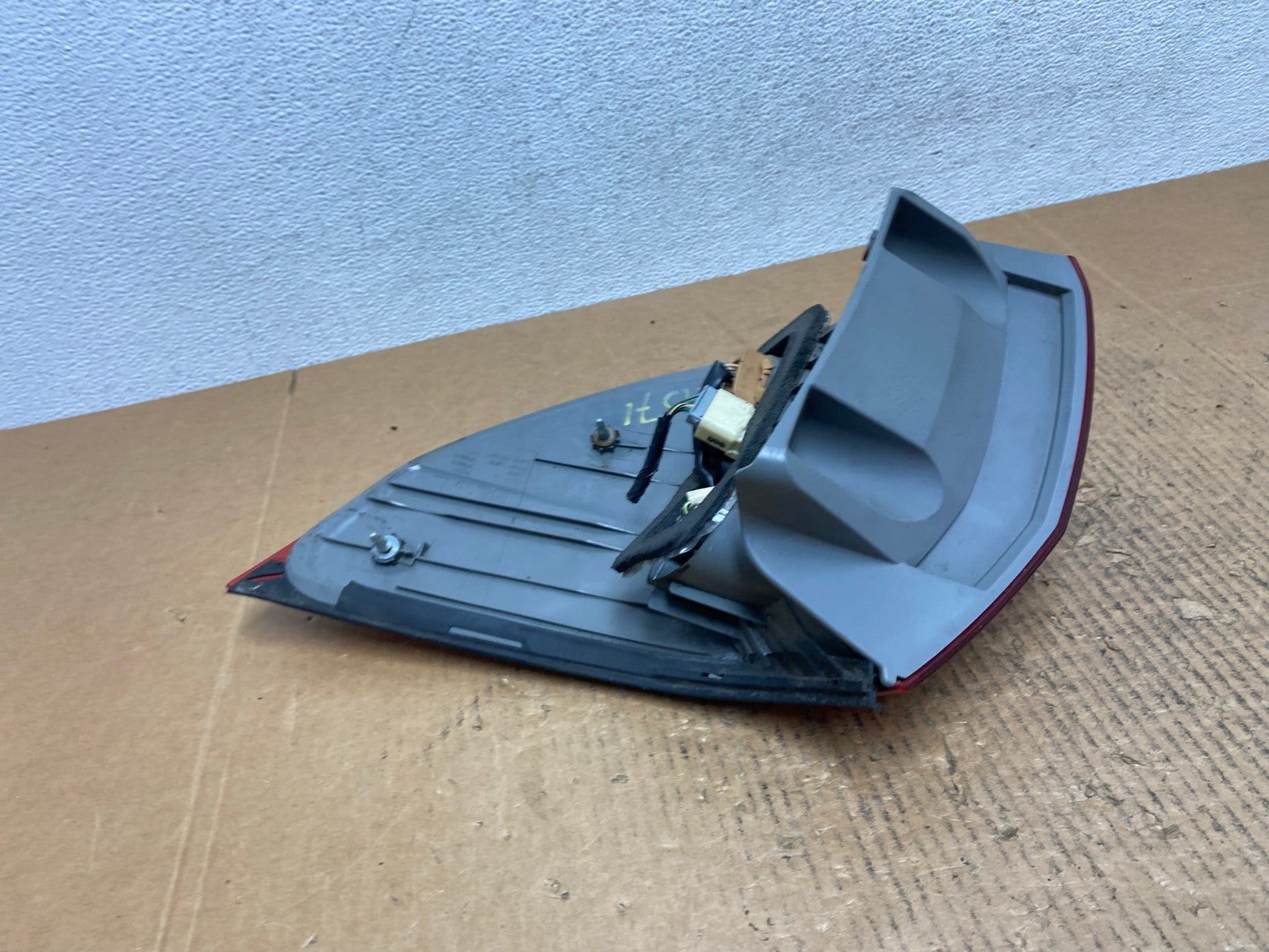 2006 to 2010 Toyota Sienna Left Driver LH Side Tail Light AE1571 LK4