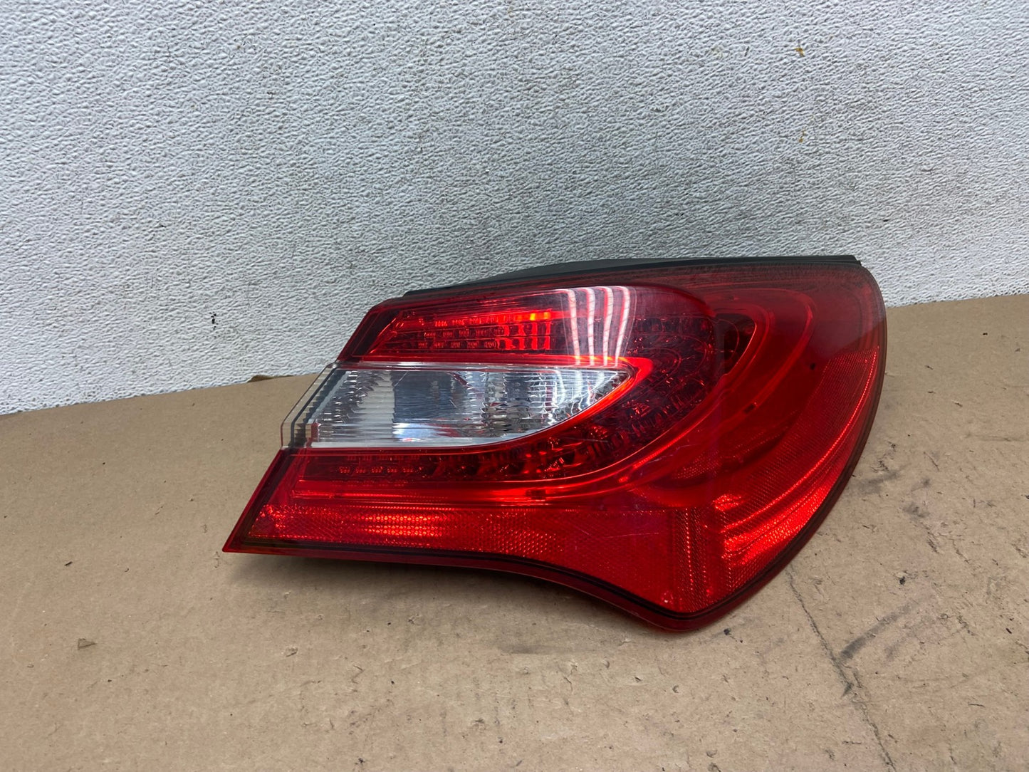 2011-2014 Chrysler 200 Sedan Right Passenger Side RH Tail Light AG5486 LK0