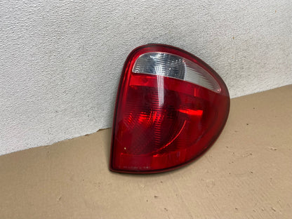 2004 - 2007 Dodge Grand Caravan Right Passenger Side Tail Light AG6841 LK2
