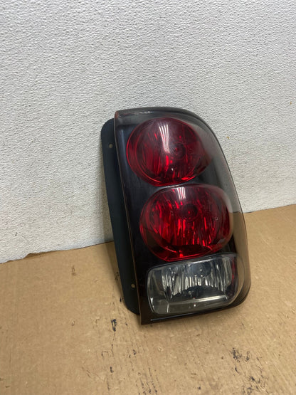 2002 to 2009 Chevrolet Trailblazer Right Passenger Rh Tail Light AG2130 LK2