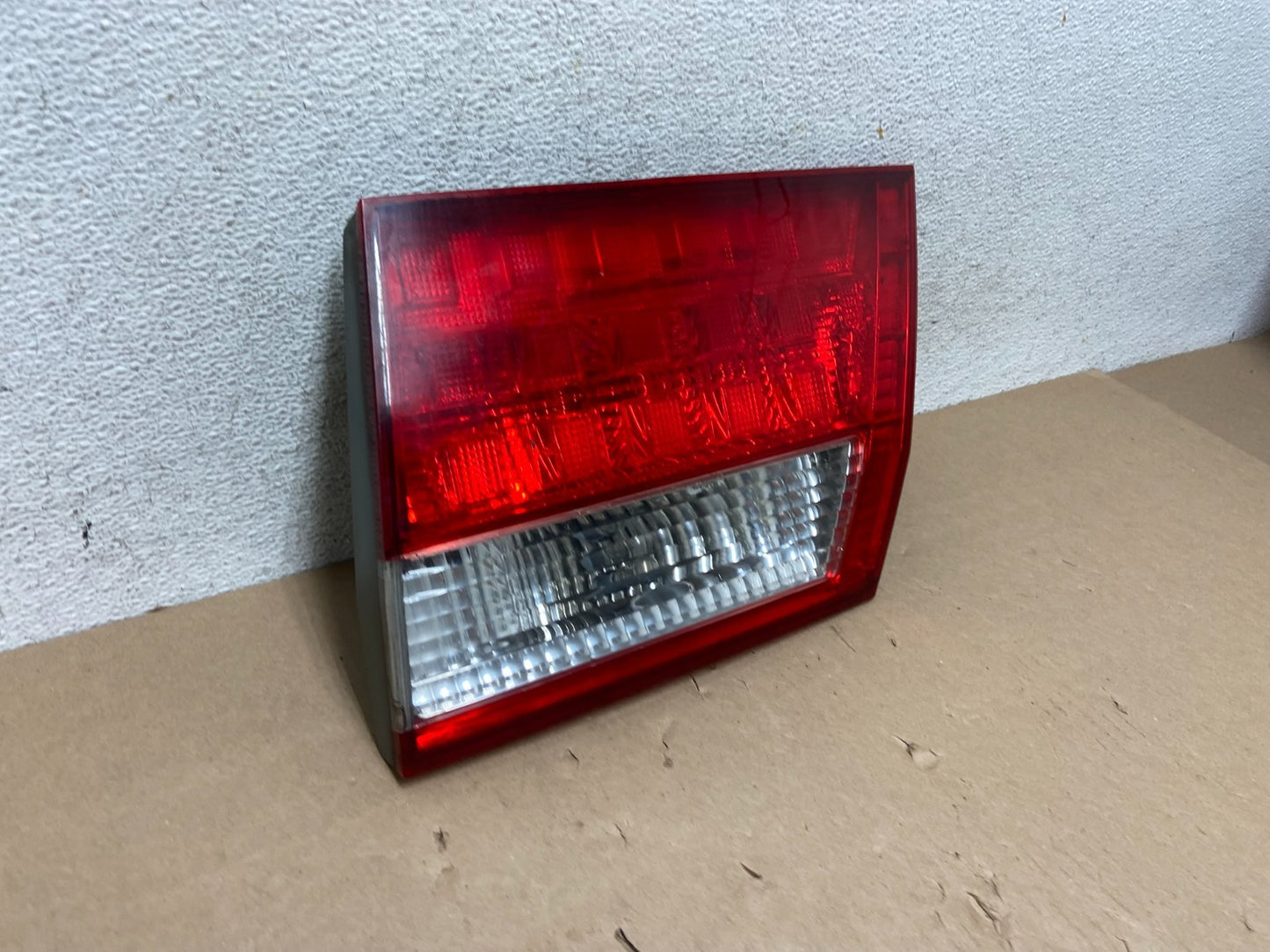 2005 2006 2007 Honda Odyssey Inner Right Passenger RH Tail Light AG5758 DW2