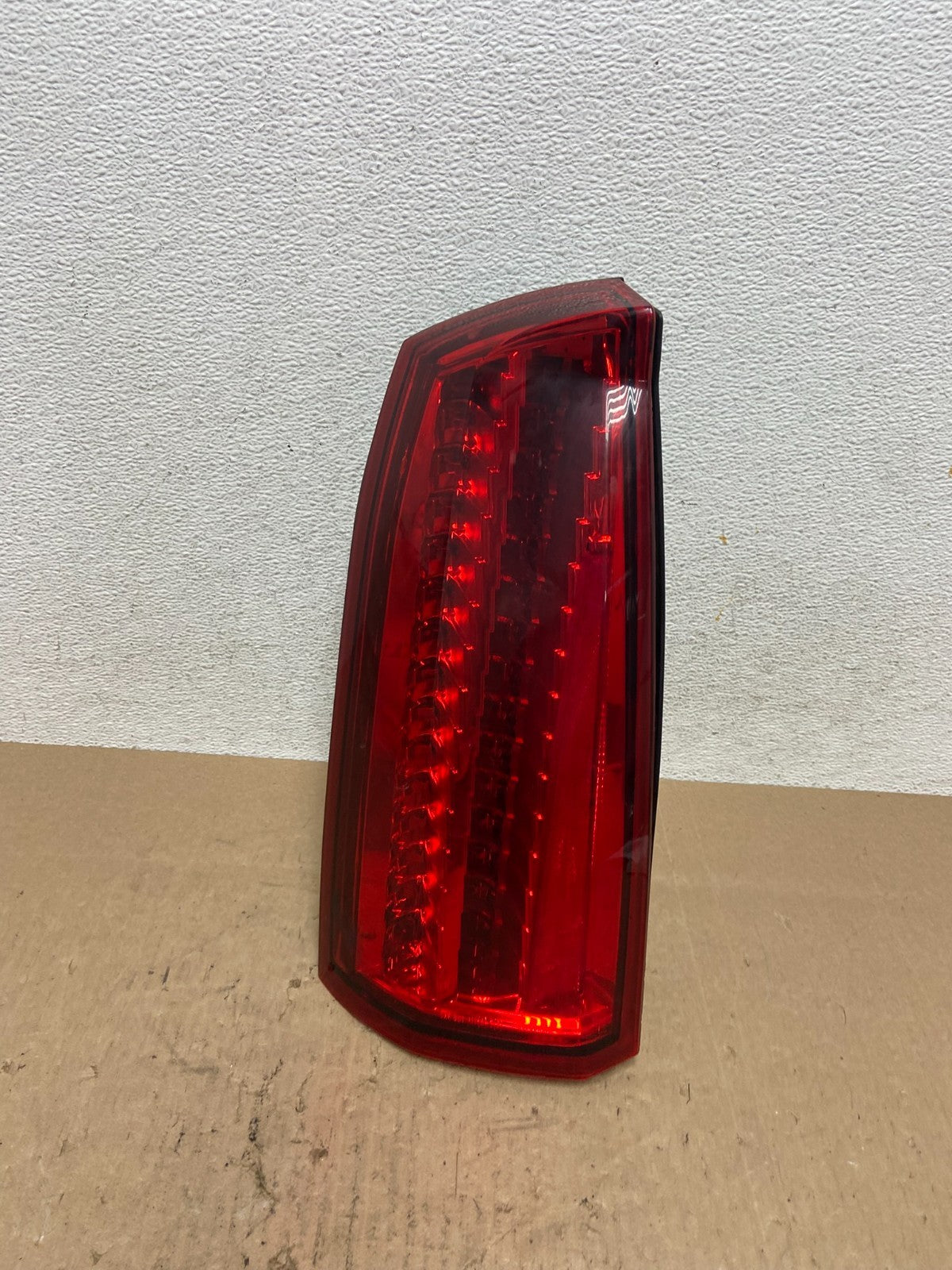 2008 - 2011 Cadillac STS Left Driver LH Side Tail Light AE6552 DW0