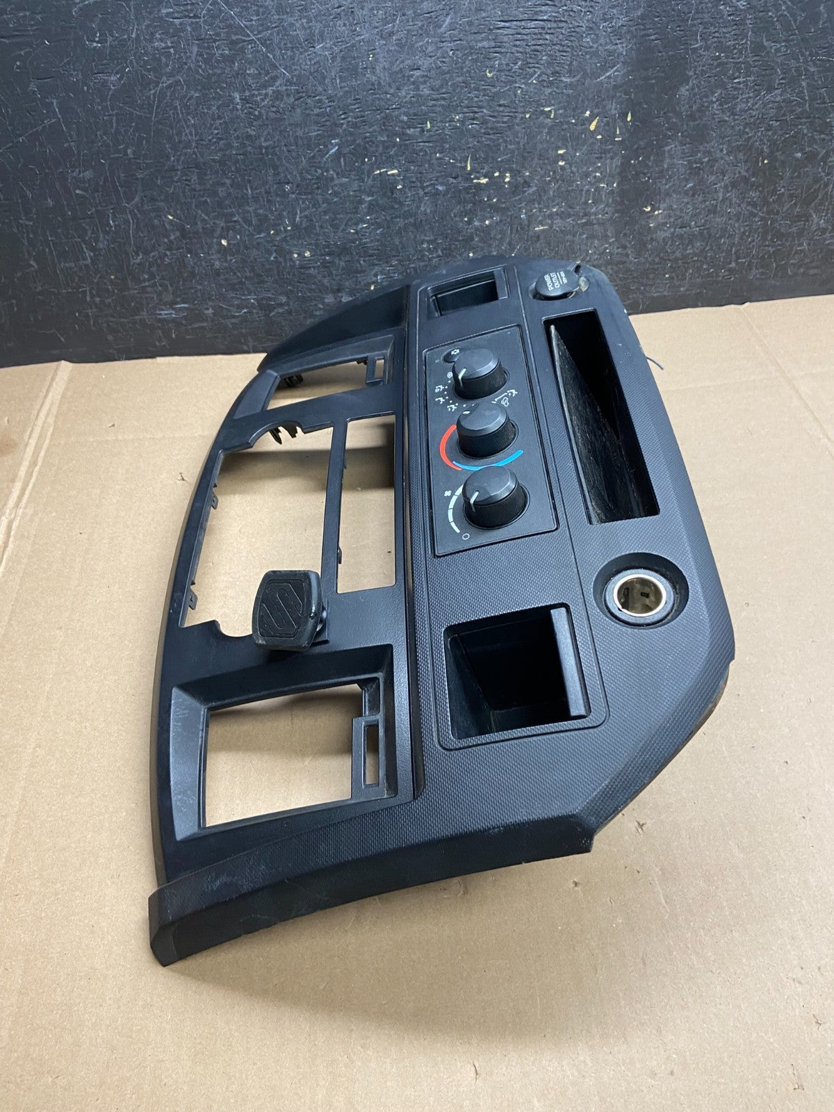 2006 to 2008 Dodge Ram Radio Climate Control A/C Heat Dash Bezel Trim AI6243 DG1