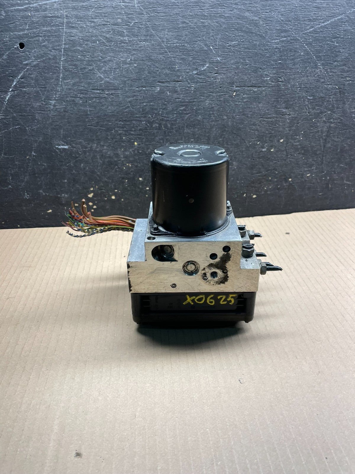 2008 to 2010 BMW 5-Series ABS Anti-Lock Brake Pump 3451 6774679-01 OEM x0625 DG1