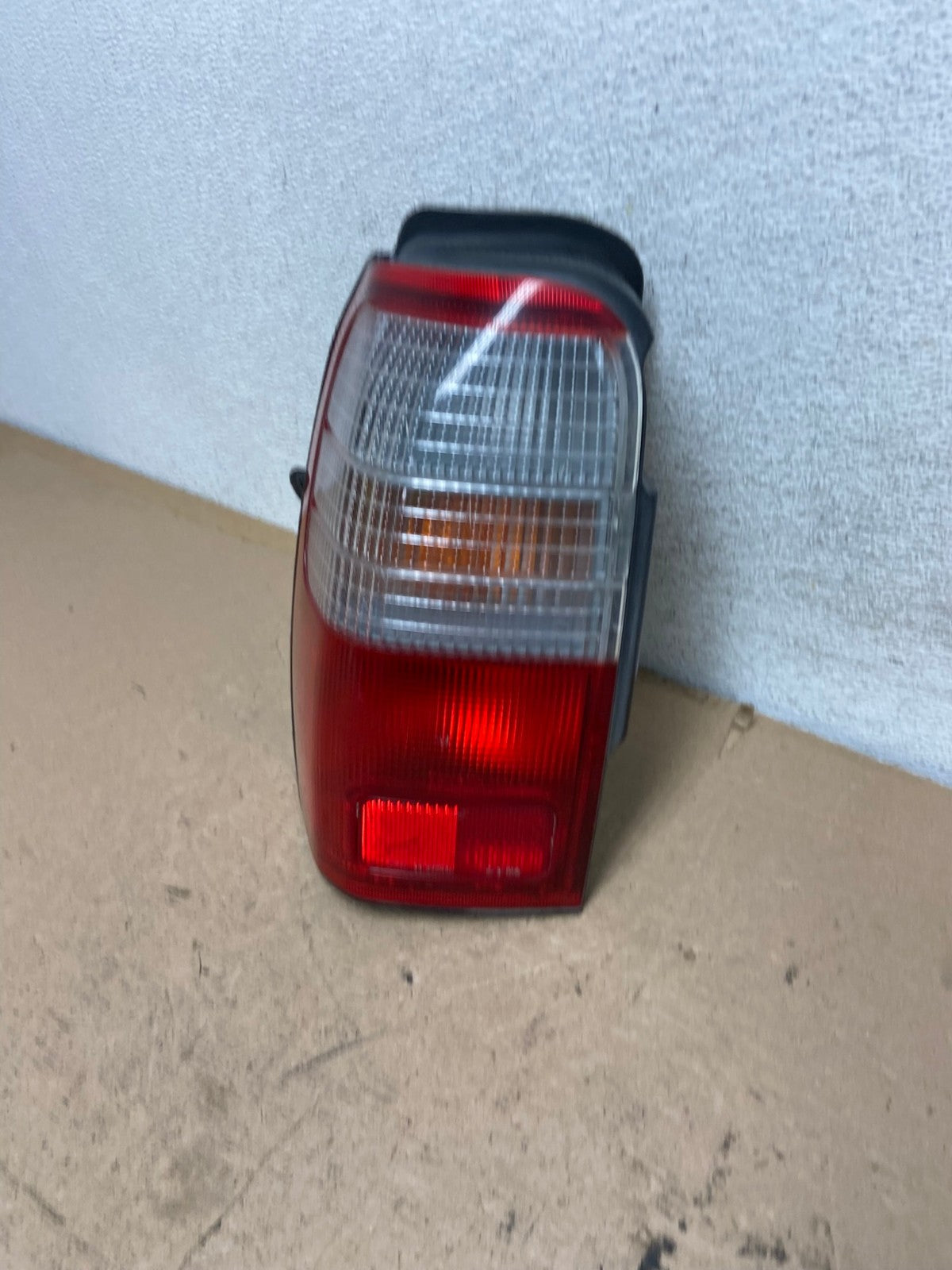 1996 to 2000 Toyota 4Runner Left Driver LH Side Tail Light AF5104 LK1