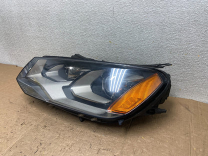 2011 - 2014 Volkswagen Touareg Left Driver LH Xenon Headlight Oem aa3852 DG1